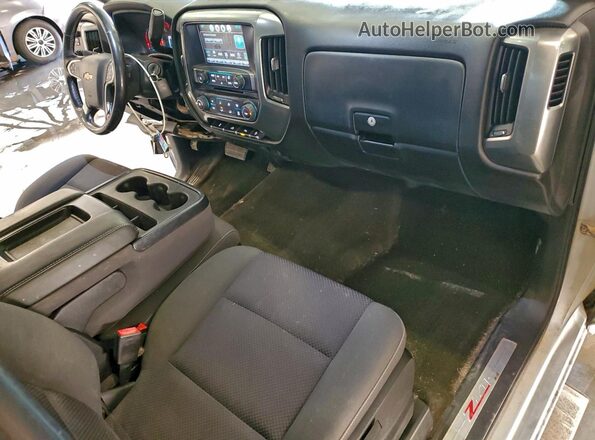 1GCNKRECXJZ322875 2018 CHEVROLET 1500 Silver Widok deski rozdzielczej