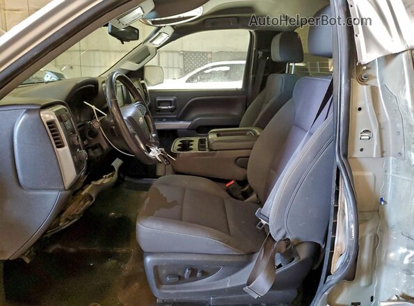 1GCNKRECXJZ322875 2018 CHEVROLET 1500 Silver Widok wnętrza z przodu