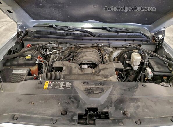 1GCNKRECXJZ322875 2018 CHEVROLET 1500 Silver Widok wnętrza z tyłu