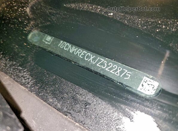 1GCNKRECXJZ322875 2018 CHEVROLET 1500 Silver Widok komory silnika