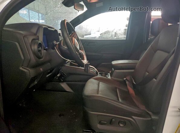 1GCPTEEK6S1175850 2025 CHEVROLET COLORADO White Սալոնի դիմացի տեսք