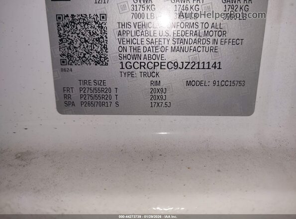 1GCRCPEC9JZ211141 2018 CHEVROLET SILVERADO White Vista del compartimento del motor