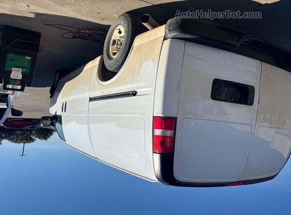 1GCWGAF13H1204292 2017 CHEVROLET EXPRESS  Vista de los asientos traseros