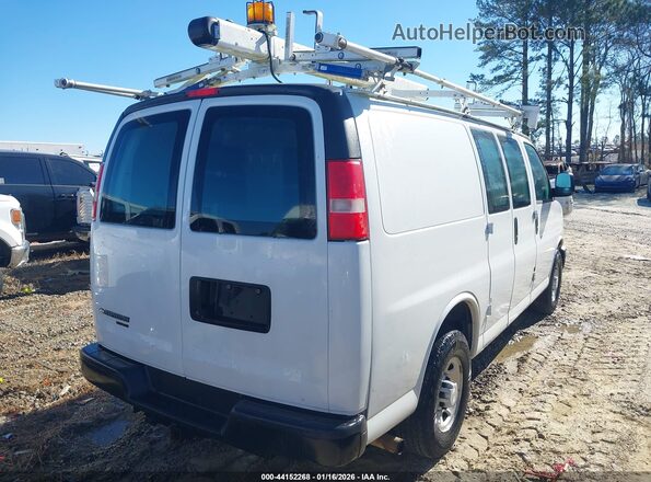 1GCWGAFF9G1330313 2016 CHEVROLET EXPRESS White Trasero derecho