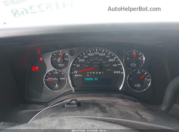 1GCWGAFF9G1330313 2016 CHEVROLET EXPRESS White Vista de los asientos traseros