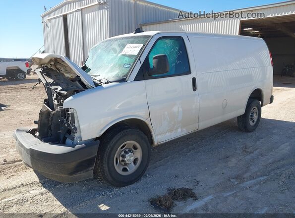 1GCWGAFP0N1174295 2022 CHEVROLET EXPRESS White Front left