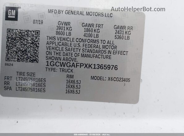 1GCWGAFPXK1365976 2019 CHEVROLET EXPRESS White Widok komory silnika