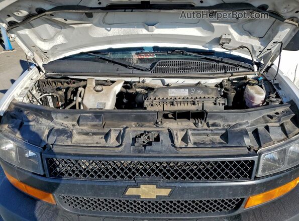 1GCWGAFPXL1260775 2020 CHEVROLET EXPRESS Белый Вид задней части салона
