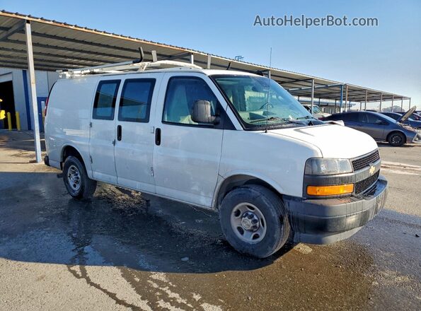 1GCWGAFPXL1260775 2020 CHEVROLET EXPRESS Белый Передняя правая четверть