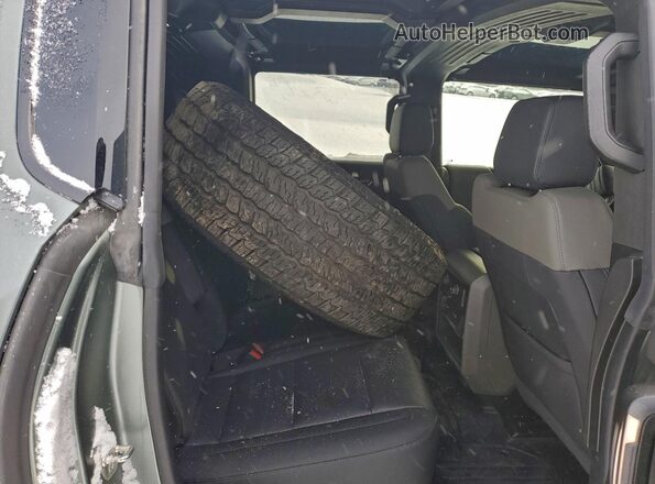 1GKB0RDC7RU101211 2024 GMC HUMMER Green Rear interior view