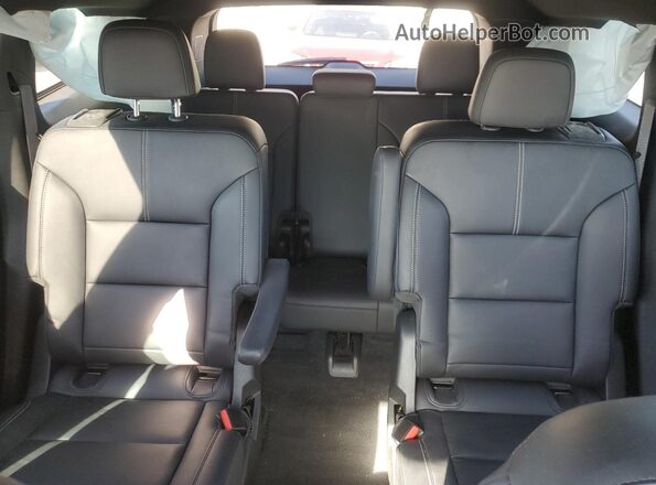 1GKENKKS9RJ161069 2024 GMC ACADIA Silver Widok tylnych siedzeń