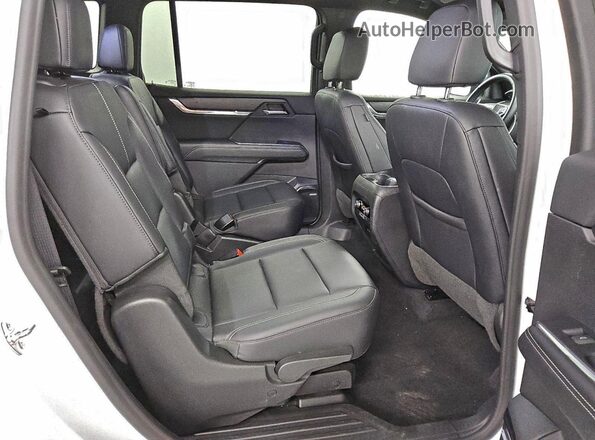 1GKENNKS5RJ200872 2024 GMC ACADIA White Widok wnętrza z tyłu