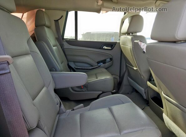 1GKS1BKC8LR139192 2020 GMC YUKON White Вид задньої частини салону