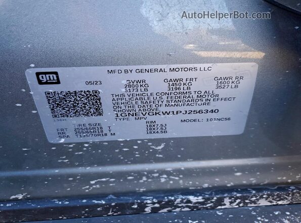 1GNEVGKW1PJ256340 2023 CHEVROLET TRAVERSE Silver VIN կոդի պիտակի տեսք