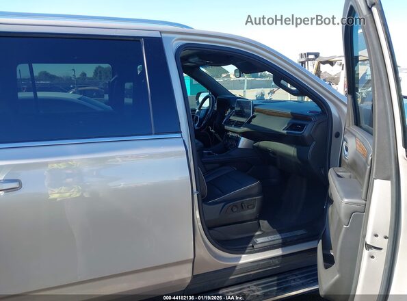 1GNSCFKD7MR492702 2021 CHEVROLET SUBURBAN Beige Vista interior delantera