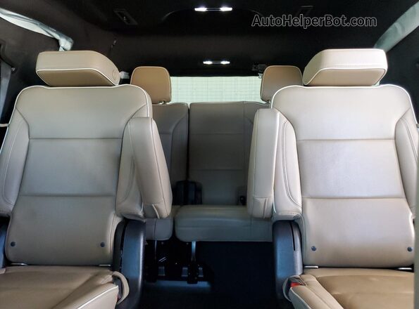1GNSCSKD8MR276897 2021 CHEVROLET TAHOE White Հետևի նստատեղերի տեսք