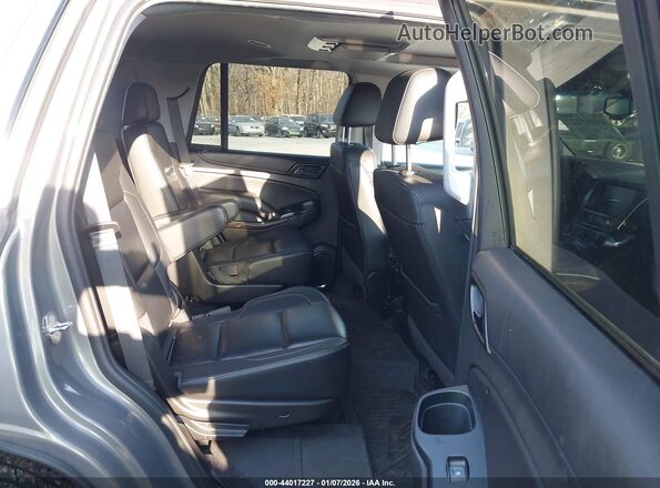 1GNSKBKC9JR100978 2018 CHEVROLET TAHOE Gray Widok naklejki z numerem VIN
