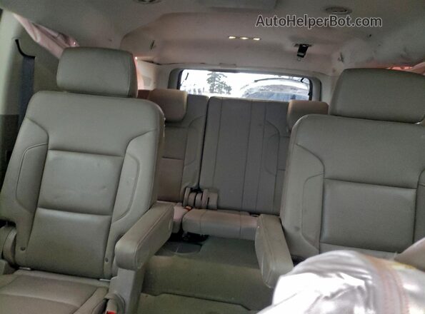 1GNSKJKC0HR224562 2017 CHEVROLET SUBURBAN Белый Вид задних сидений
