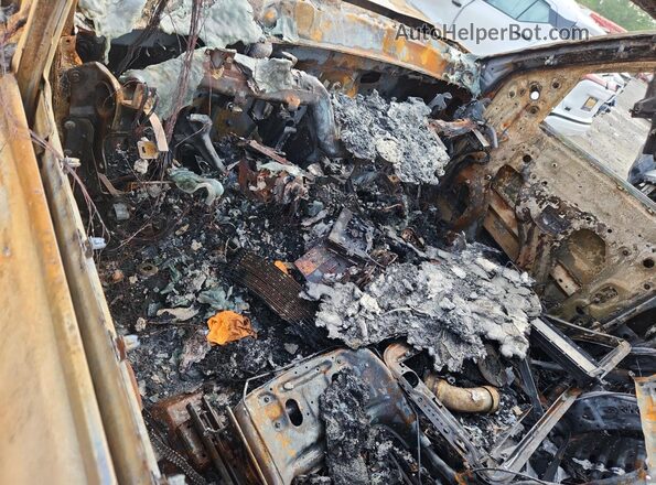 1GT12UEY0JF268159 2018 GMC SIERRA Burn Widok deski rozdzielczej