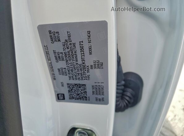 1GTP2BEK9T1135071 2026 GMC CANYON White Widok komory silnika