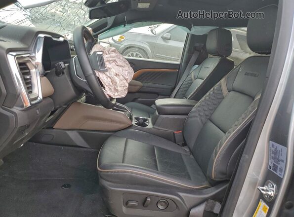 1GTP6FEK5R1254546 2024 GMC CANYON Gray Вид салону спереду