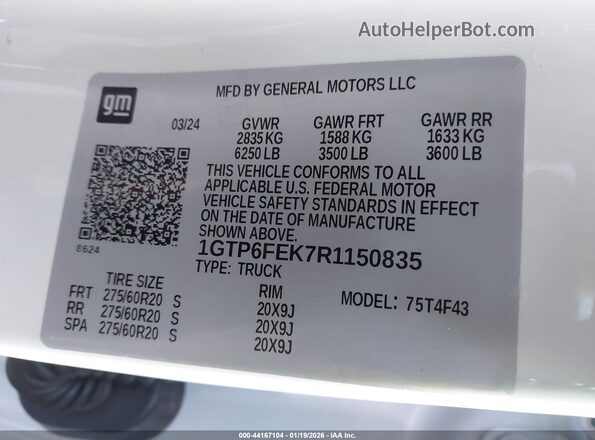 1GTP6FEK7R1150835 2024 GMC CANYON White Widok komory silnika