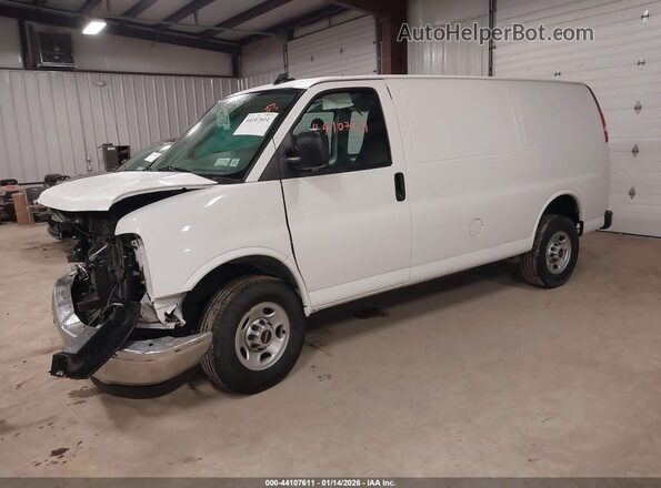 1GTW7AF70M1253447 2021 GMC SAVANA CARGO White Front left