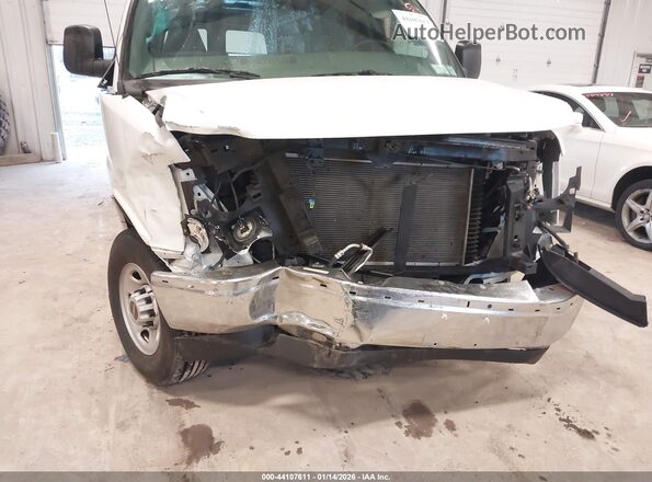 1GTW7AF70M1253447 2021 GMC SAVANA CARGO White Front view