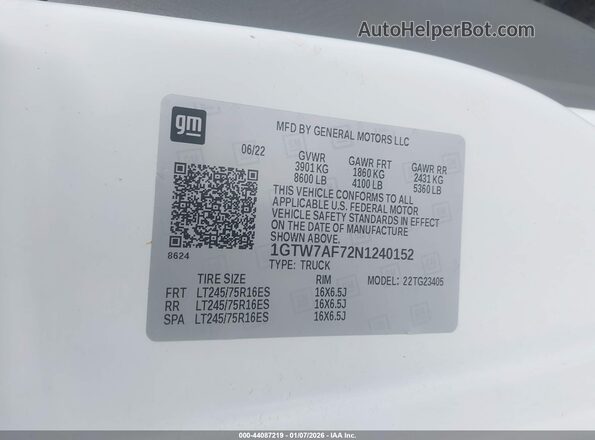 1GTW7AF72N1240152 2022 GMC SAVANA CARGO Белый Вид салона спереди