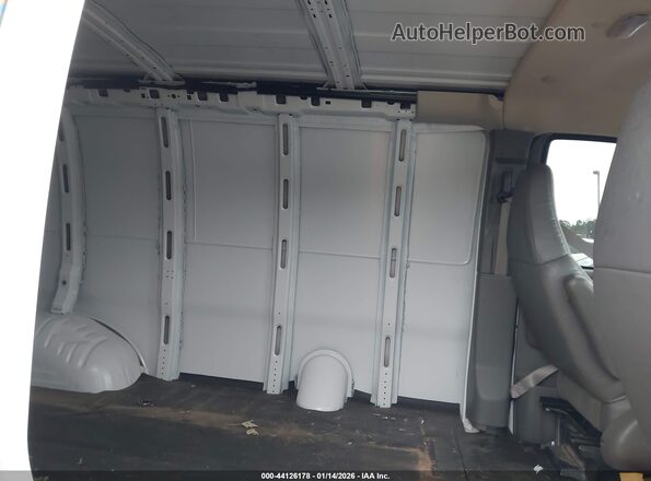 1GTW7AF77S1140592 2025 GMC SAVANA CARGO Blue Vista de la etiqueta del VIN