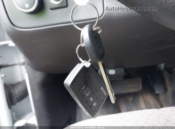 1GTW7AF77S1140592 2025 GMC SAVANA CARGO Blue Vista del salpicadero