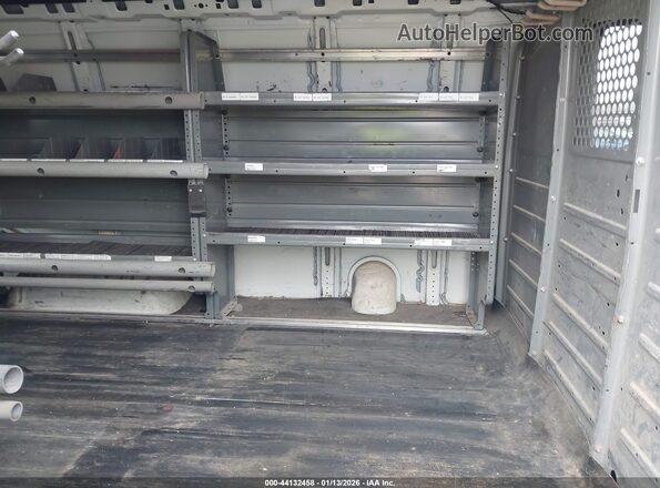 1GTW7AFF5G1904695 2016 GMC SAVANA 2500 White Вид наклейки з VIN-кодом