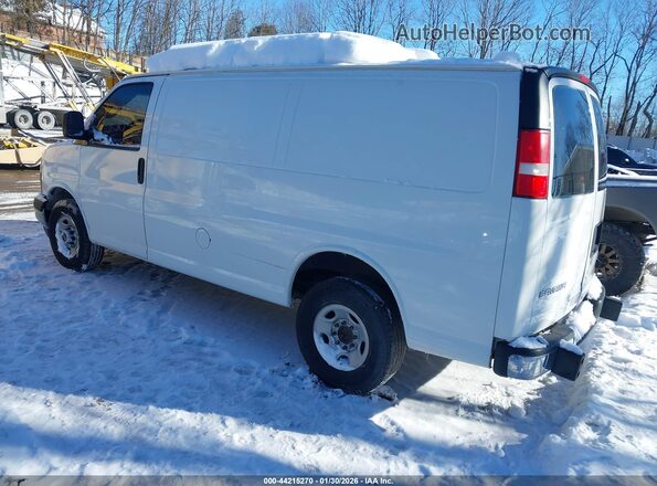 1GTW7AFF8H1908662 2017 GMC SAVANA 2500 White Rear left