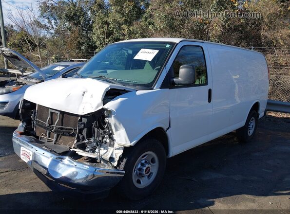 1GTW7AFF8H1914641 2017 GMC SAVANA 2500 Белый Передняя левая четверть