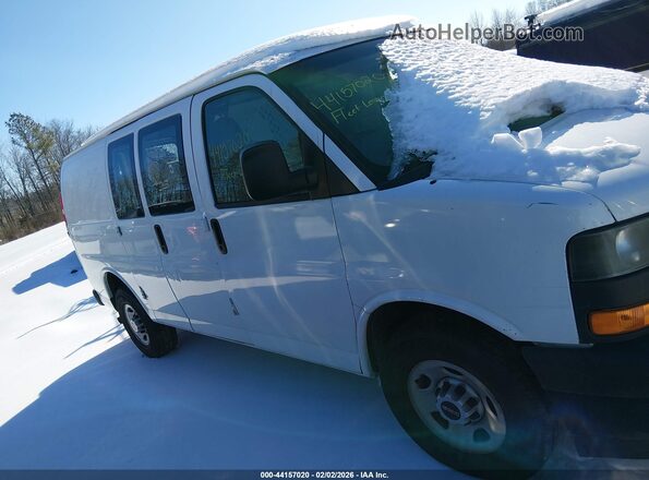 1GTW7AFG6K1337589 2019 GMC SAVANA 2500 Белый Вид задней части салона