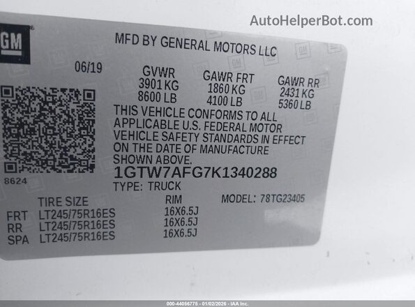 1GTW7AFG7K1340288 2019 GMC SAVANA 2500 White Widok komory silnika