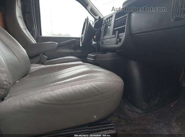 1GTW7AFG8L1124242 2020 GMC SAVANA CARGO White Вид салону спереду