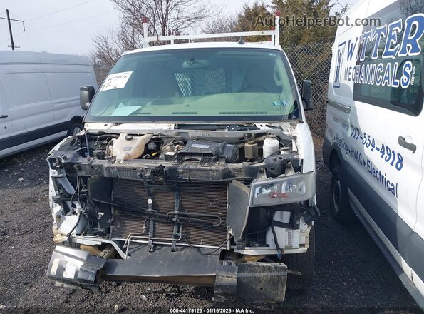 1GTW7AFG8L1193528 2020 GMC SAVANA CARGO White Widok wnętrza z tyłu