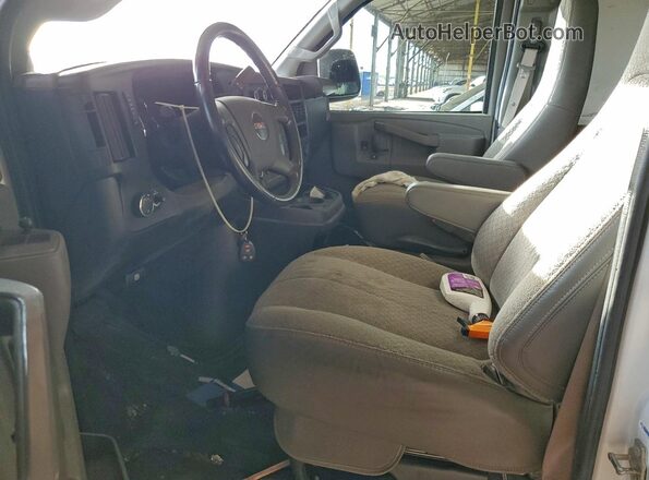 1GTW7AFP1P1176401 2023 GMC SAVANA White წინა სალონის ხედი