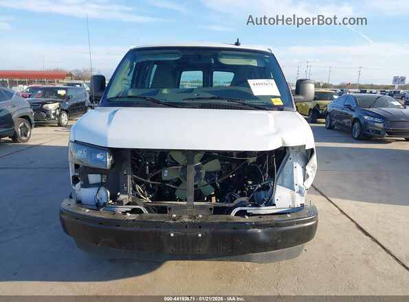 1GTW7AFP1R1102284 2024 GMC SAVANA CARGO White Սալոնի հետևի տեսք