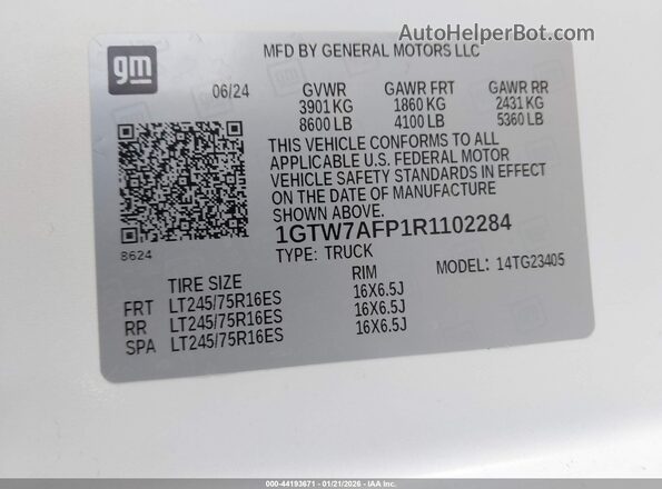 1GTW7AFP1R1102284 2024 GMC SAVANA CARGO White Շարժիչի բաժամունքի տեսք