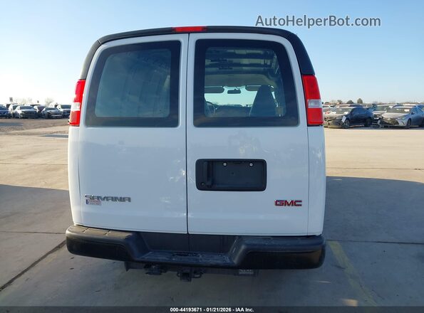 1GTW7AFP1R1102284 2024 GMC SAVANA CARGO White 