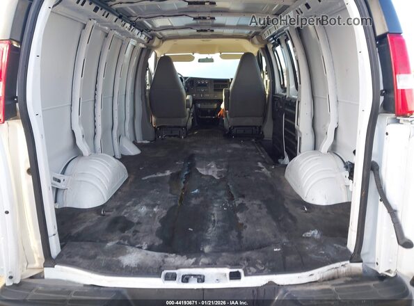 1GTW7AFP1R1102284 2024 GMC SAVANA CARGO White 