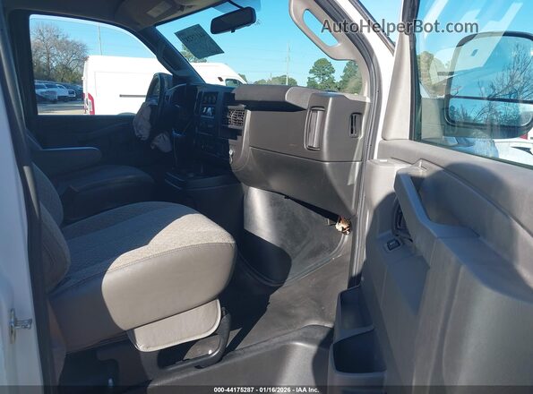 1GTW7AFP4M1182320 2021 GMC SAVANA CARGO White Front interior view
