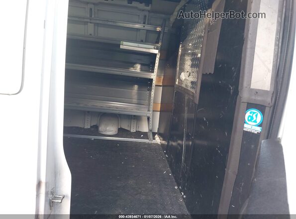 1GTW7AFP9N1266182 2022 GMC SAVANA CARGO White VIN კოდის სტიკერის ხედი