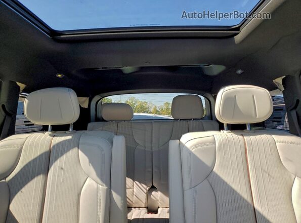 1GYC3KML9TZ703367 2026 CADILLAC VISTIQ Silver უკანა სავარძლების ხედი