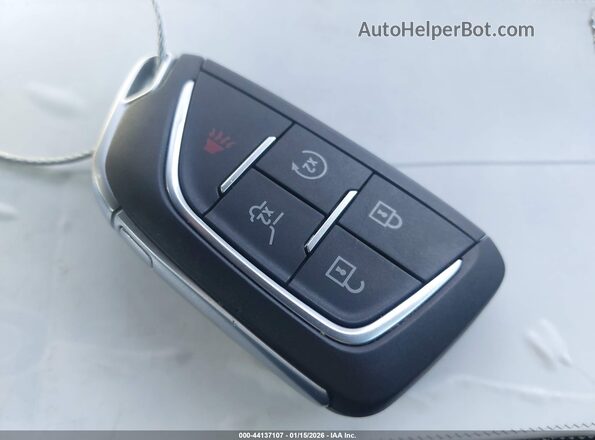 1GYC3KMLXTZ703751 2026 CADILLAC VISTIQ Серый Вид панели приборов