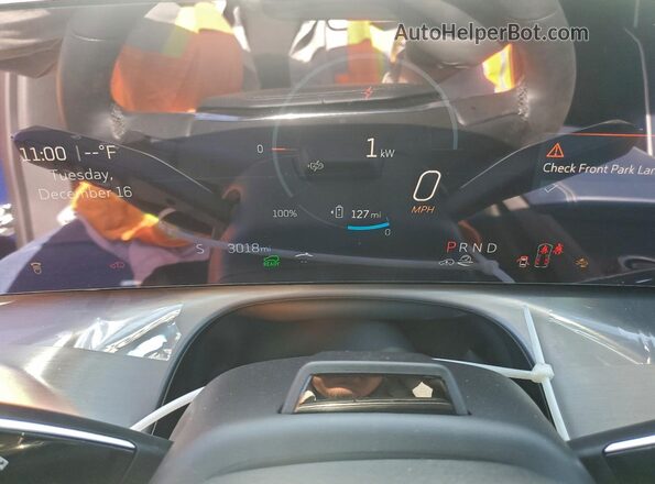 1GYC3MMLXTZ703678 2026 CADILLAC VISTIQ Blue Вид щитка приладів