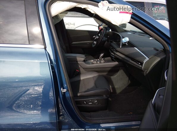 1GYFZDR41RF246721 2024 CADILLAC XT4 Blue Widok wnętrza z przodu