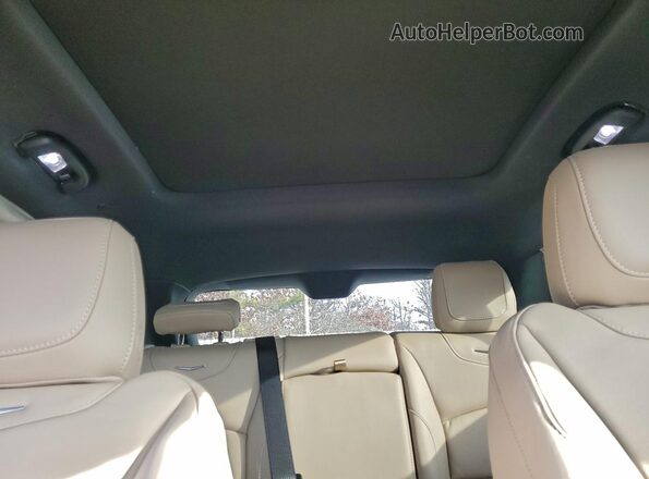 1GYFZDR46RF246620 2024 CADILLAC XT4 Blue Widok tylnych siedzeń